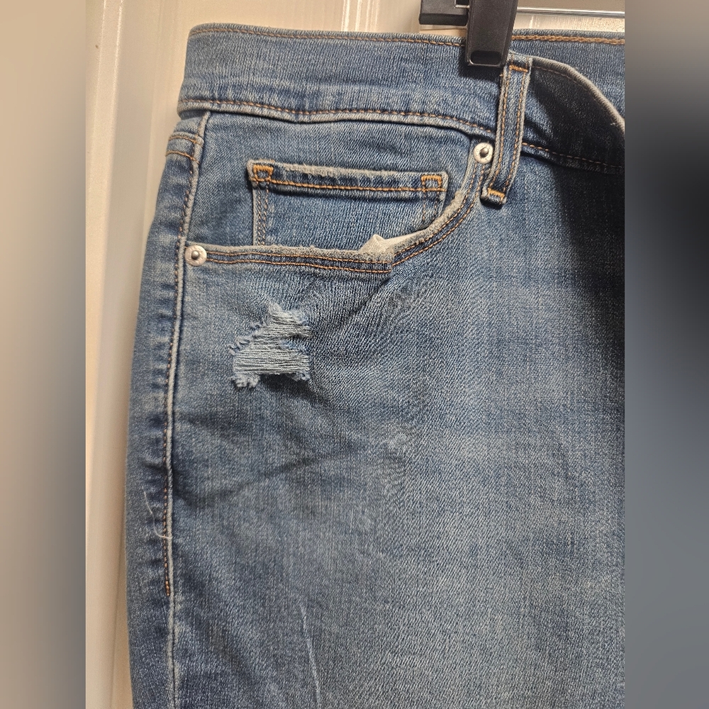 Levi’s Classic Straight Jeans Women’s 22W Light Blue Denim NWT Plus Size - Picture 5 of 12